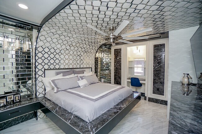 Building Photo - 5711 Sugar Hill Dr