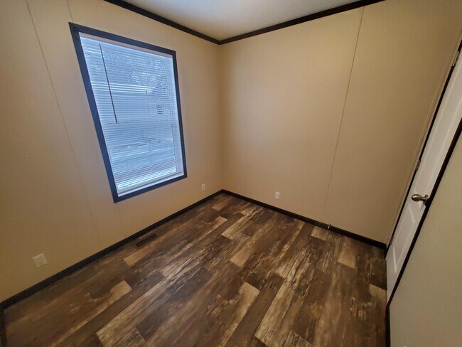 Building Photo - 4 Canary Hill Dr