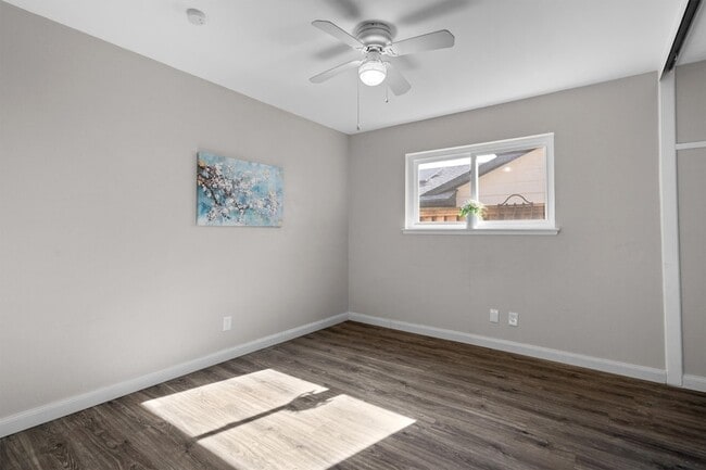 Building Photo - 2121 Sunrise Trail