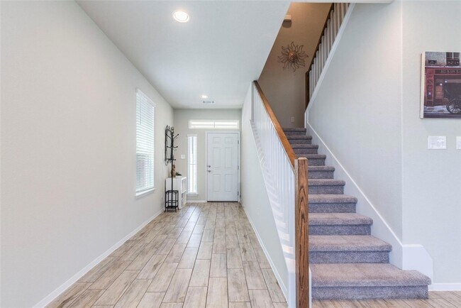 Building Photo - 5629 Respinto Dr
