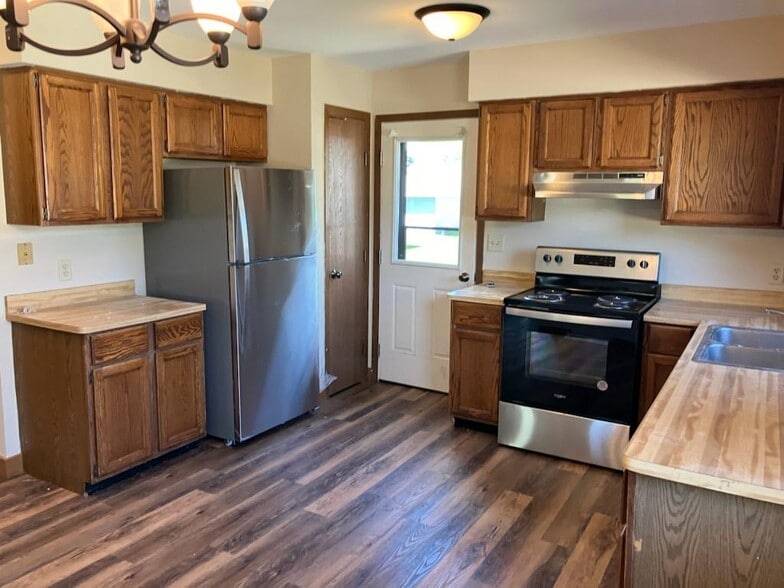 Building Photo - 138 Marcella St