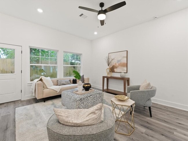 Building Photo - 4018 Northfield Ln