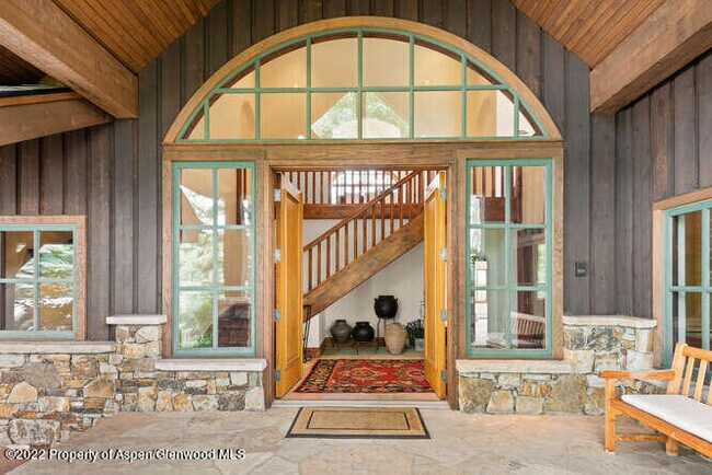 Building Photo - 650 Pioneer Springs Ranch Rd