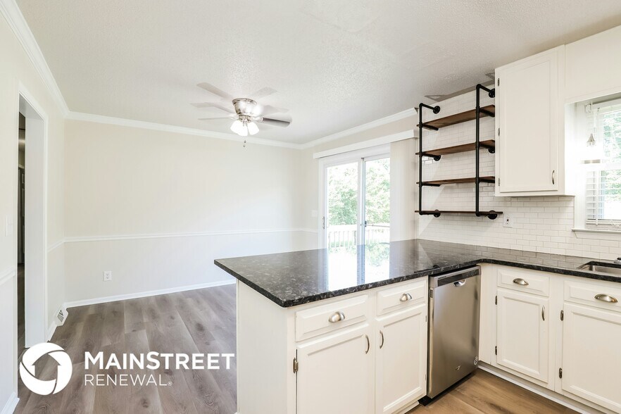Building Photo - 6102 Hunters Ridge Dr