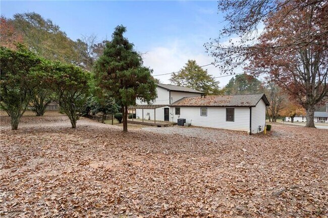 Building Photo - 3142 Chamblee Gap Rd