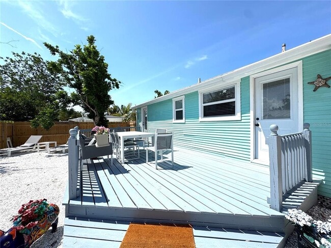 Building Photo - 6980 Poinsetta Ave