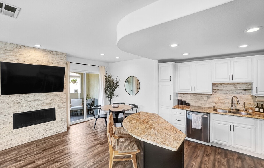 Building Photo - 83 White Sands