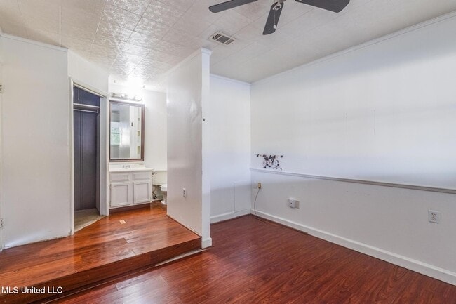 Building Photo - 1889 Greater Ave