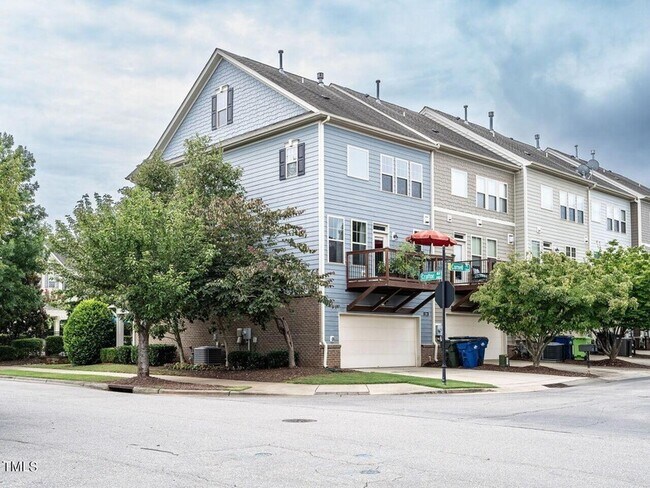 Building Photo - 1316 Cornell Pl