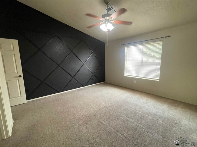 Building Photo - 9027 E 31st Ln