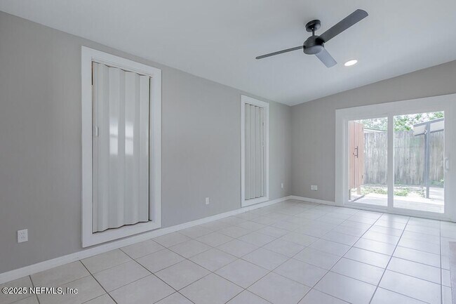 Building Photo - 5640 Coppedge Ave