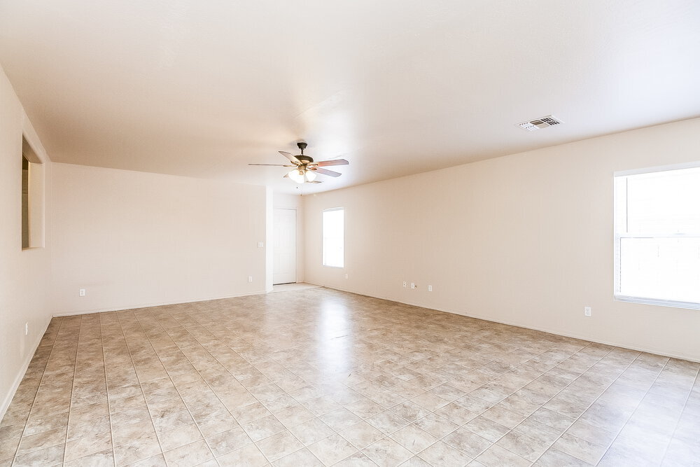 Building Photo - 4090 E Silverbell Rd