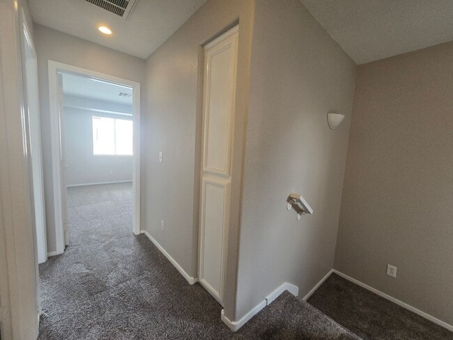 Building Photo - Lock in $1795 Off your third month rent - 3 Bedroom Home near North Las Vegas