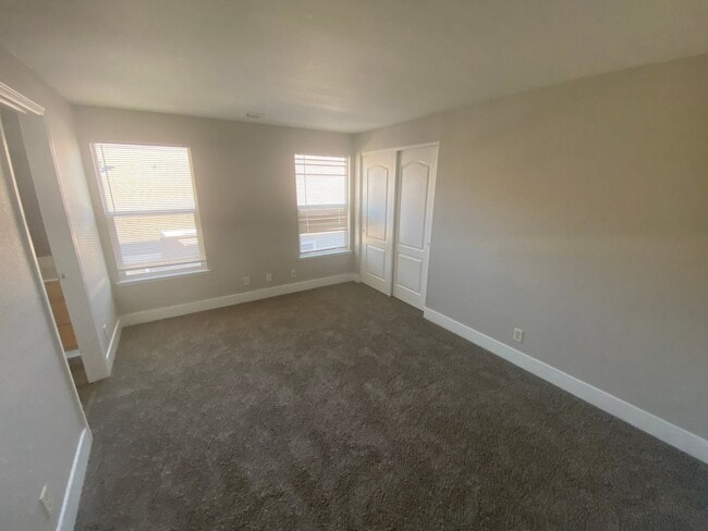 Building Photo - 4 Bedroom, 3 Bath North West Reno Area Home!