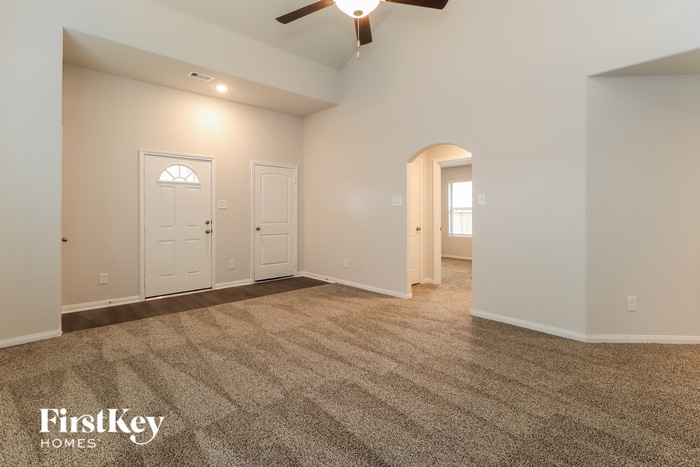 Building Photo - 25621 Roy Rogers Rd