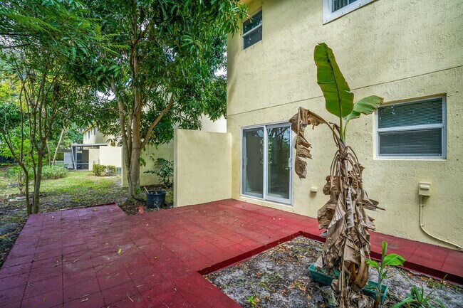 Building Photo - 785 Imperial Lake Rd