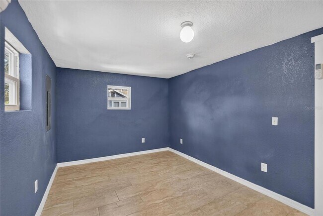 Building Photo - 1754 27th St S