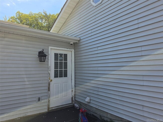 Building Photo - 373 Ehrhardt Rd