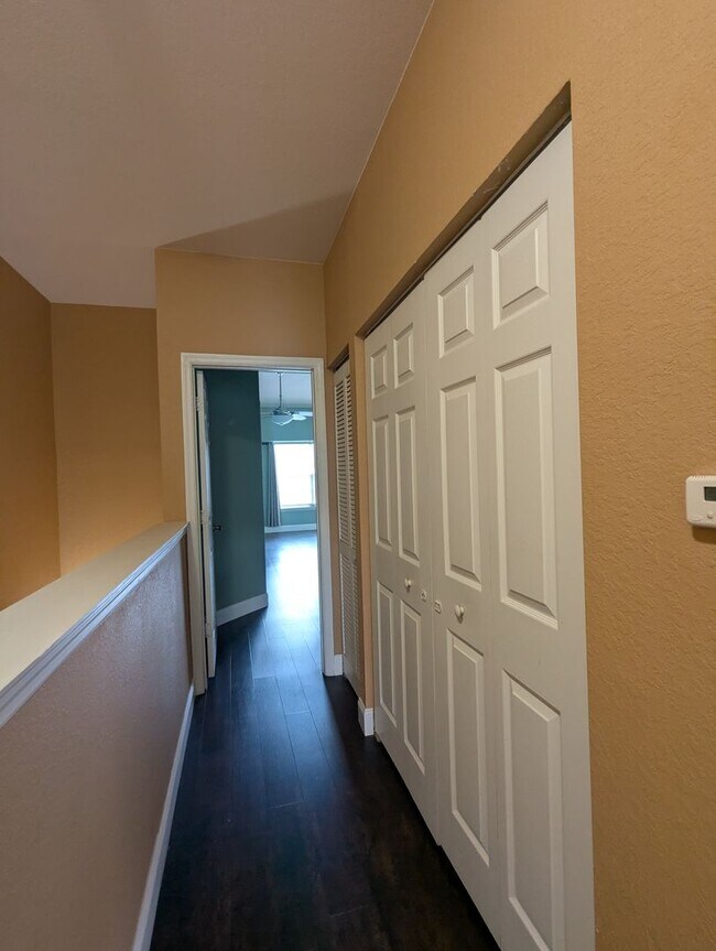 Building Photo - 2 Bedroom / 2.5 Bathroom Townhome – Magnolia Place