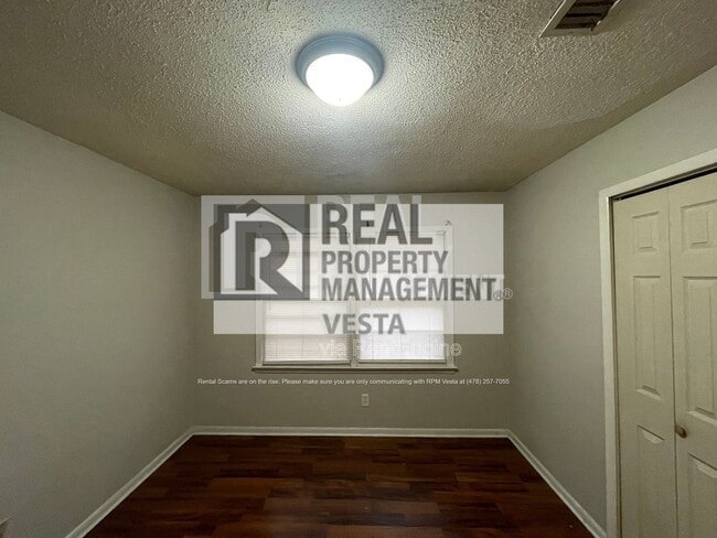 Building Photo - 102 Hope Pl