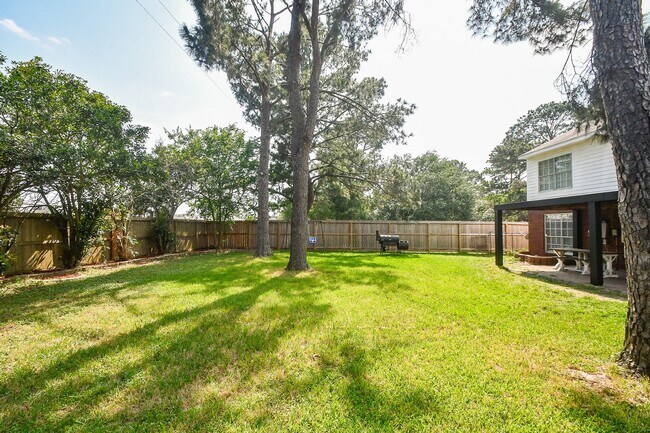 Building Photo - 7318 River Garden Dr