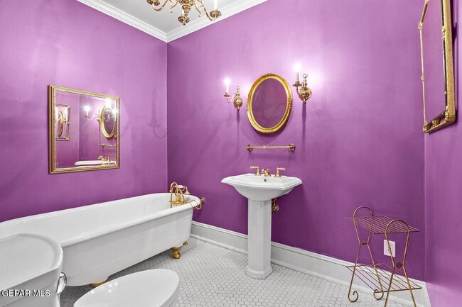 Building Photo - 3225 Fort Blvd