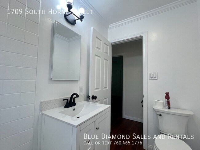 Building Photo - 1709 S Horne St