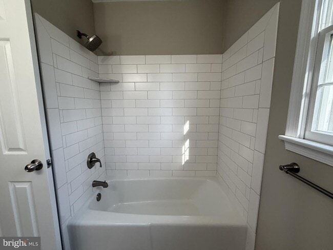 Building Photo - 8659 Bannerwood Dr