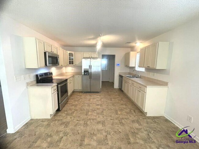 Building Photo - 208 Apple Ct