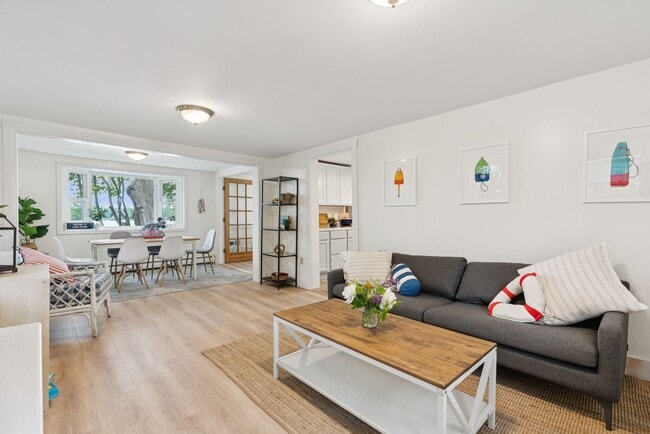 Building Photo - 111 Cottage Rd