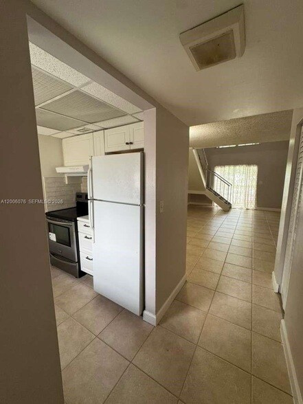 Building Photo - 8500 SW 109th Ave