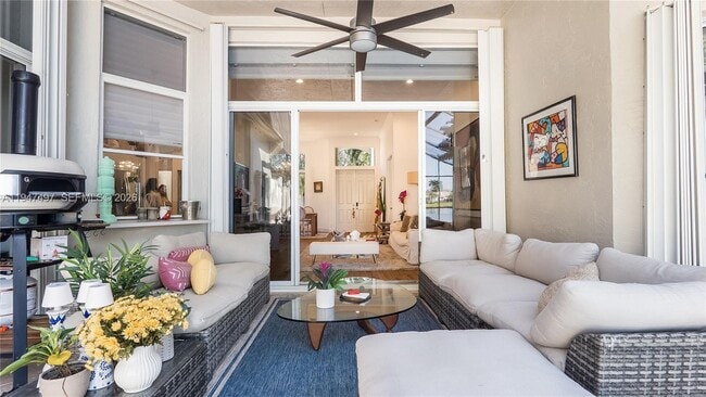 Building Photo - 2633 Oakbrook Dr