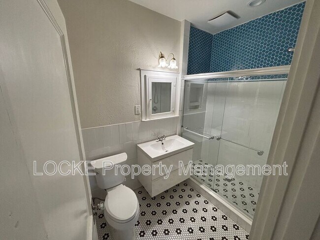 Building Photo - 2615 Cockrell Ave