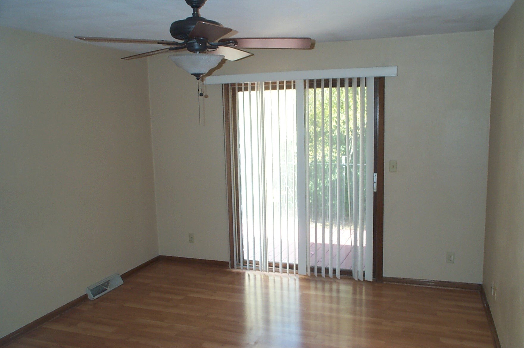 Master Bedroom - 2834 Sandy Hollow Rd