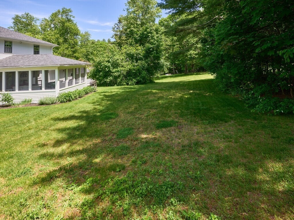 Building Photo - 18 Townsend Dr