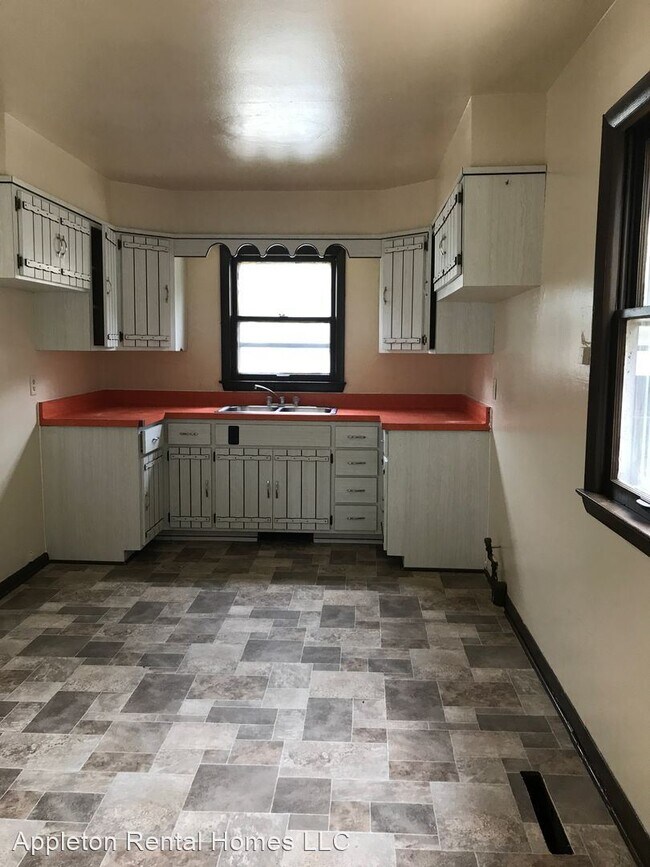 Building Photo - 3 br, 1 bath House - 4838 N 63