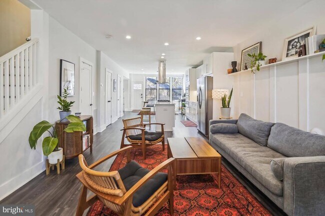 Building Photo - 416 Longfellow St NW