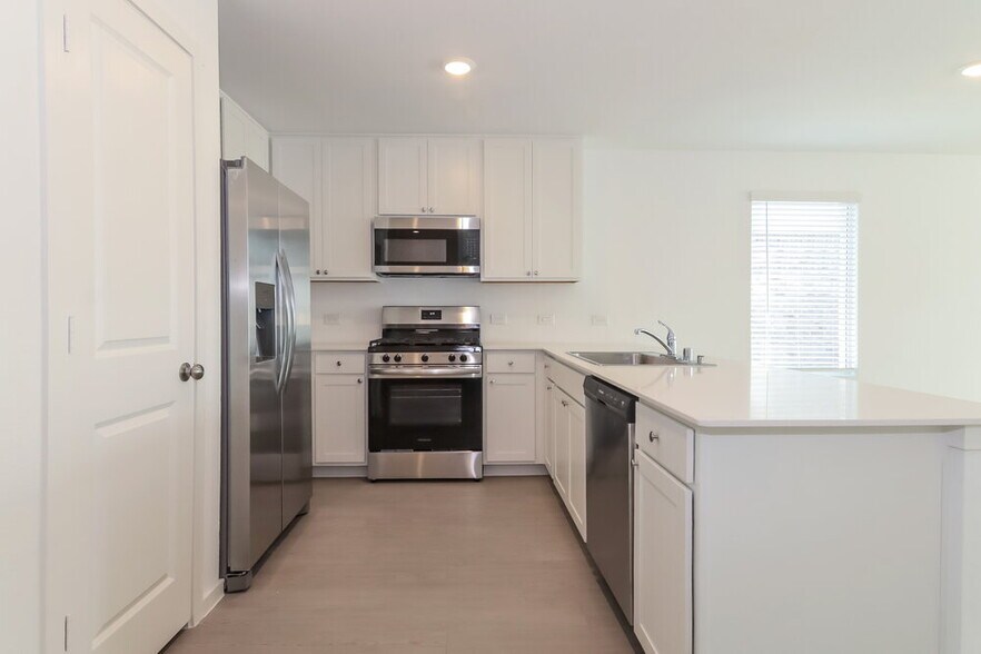 Building Photo - 1808 Javelina St