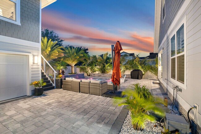 Building Photo - 5484 3rd St