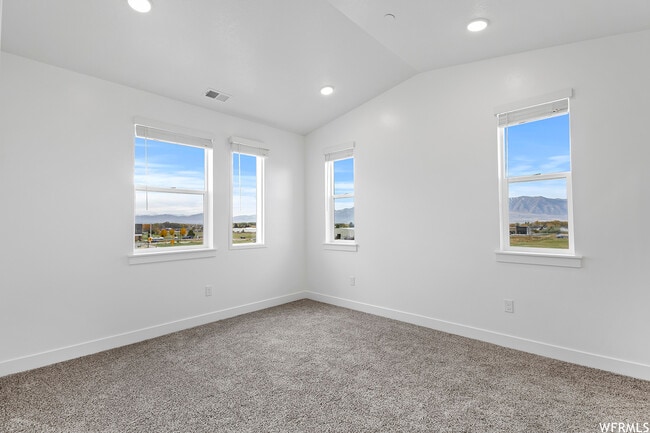 Building Photo - 473 W 40 S