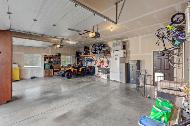 Building Photo - Beautiful, Executive  Home on Cul de Sac i...