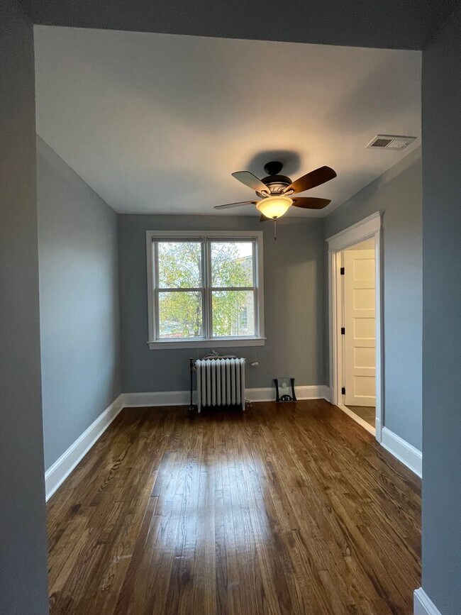 Building Photo - Beautiful Petworth Row House On Grant Circle Park W/Parking Included, Pets Welcomed, Updated Kitc...