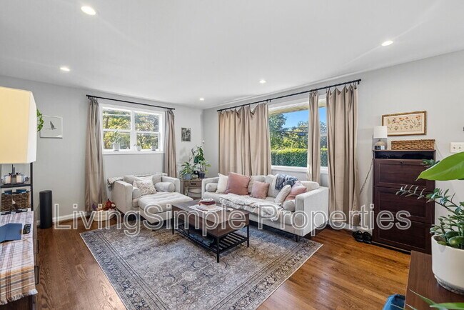 Building Photo - 422 Eisner St