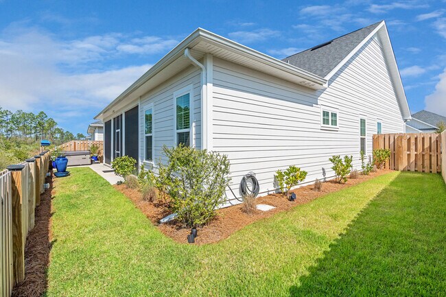 Building Photo - 197 Suwanee Dr