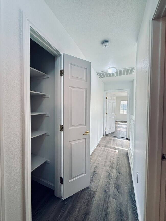 Building Photo - Gated Community Home in Centennial Hills!