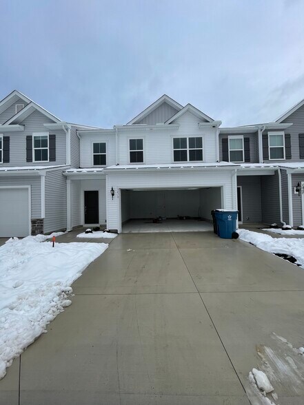 Building Photo - 3470 Magnolia Ln