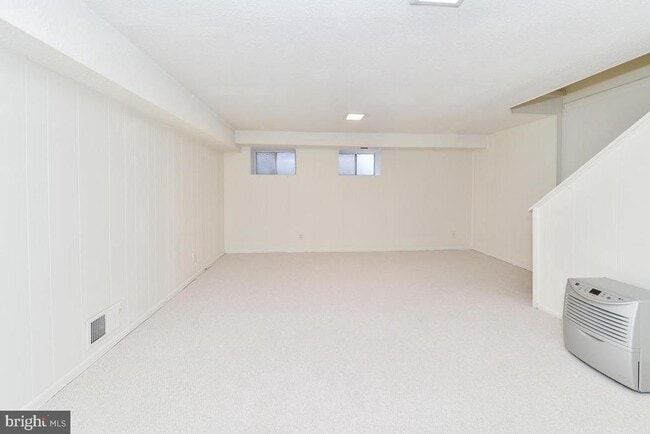 Building Photo - 4875 S 28th St