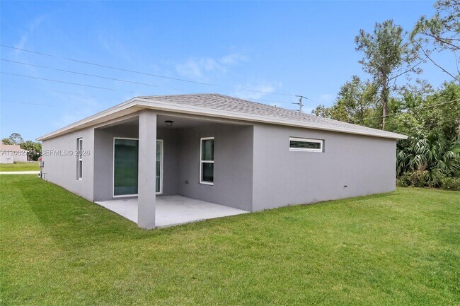 Building Photo - 4522 SW Savona Blvd