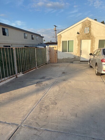 Building Photo - 3672 Van Dyke Ave