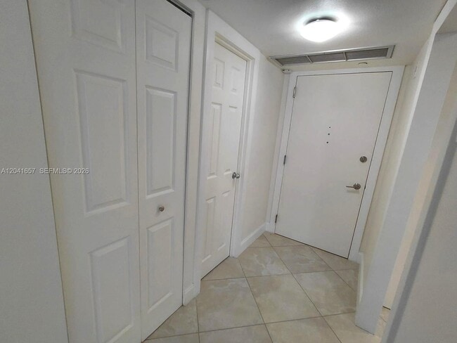 Building Photo - 5701 Collins Ave